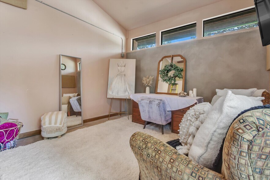 More Photos Of 4002 E Highway 290, Dripping Springs Freestanding For Sale