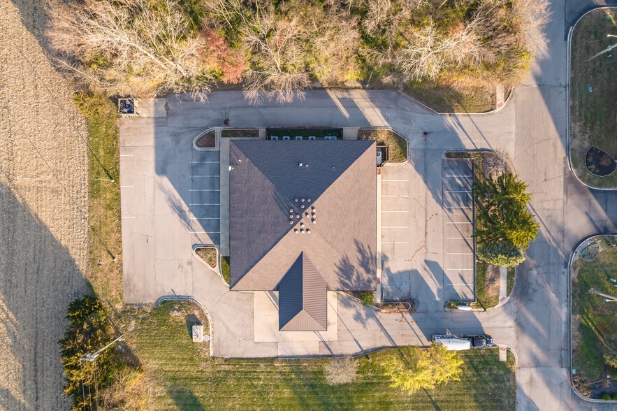 More Photos Of 2220 E 59th St, Anderson Medical For Sale