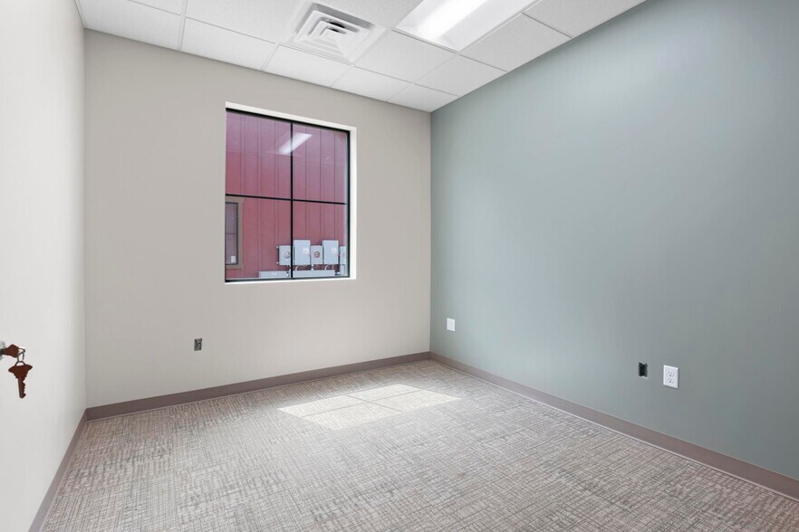 More Photos Of 2643 S Loop 336 W, Conroe Unknown For Lease