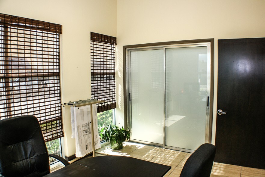 More Photos Of 10388 State Road 84, Davie Warehouse For Lease