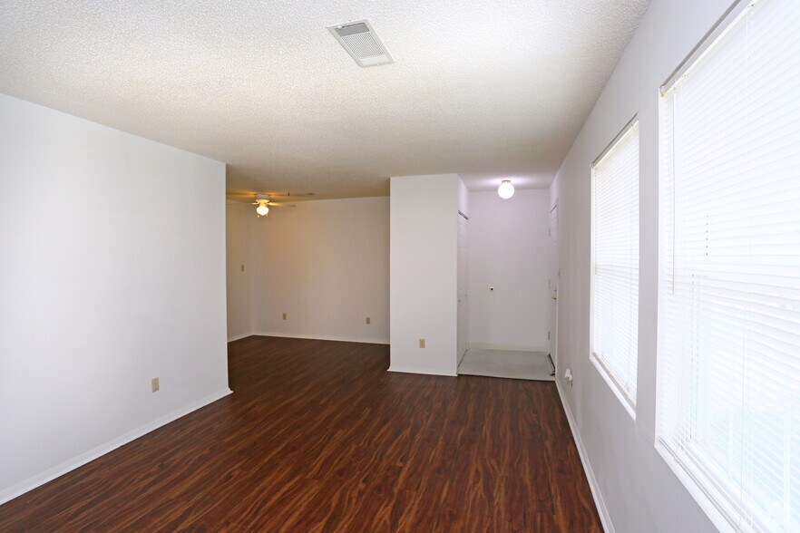 More Photos Of 1601 Radium Springs Rd, Albany Apartments For Sale