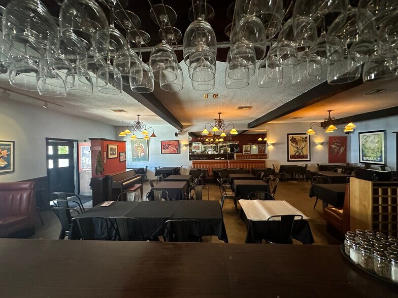 More Photos Of 1712 Colorado Blvd, Los Angeles Storefront For Lease