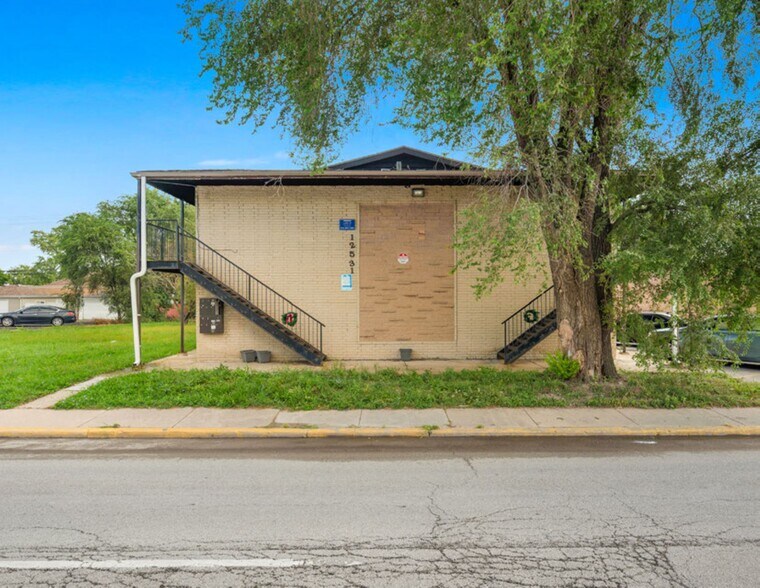 More Photos Of 12531 S Ashland Ave, Calumet Park Apartments For Sale