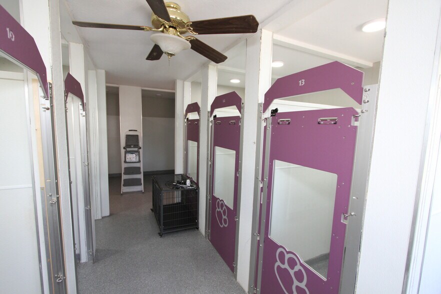 More Photos Of 11518 Bogs Rd, Tomball Shelter For Sale