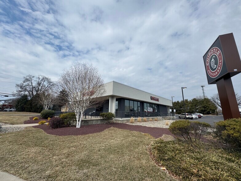 More Photos Of 2555 Easton Ave, Bethlehem Restaurant For Sale