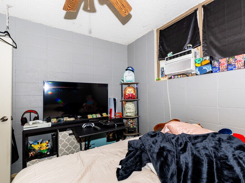 More Photos Of 2135 Bannister Pl, Honolulu Multifamily For Sale