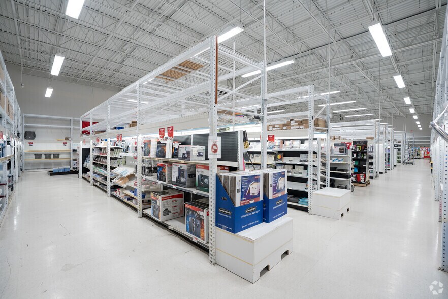 More Photos Of 1737 S Staples St, Corpus Christi Freestanding For Lease