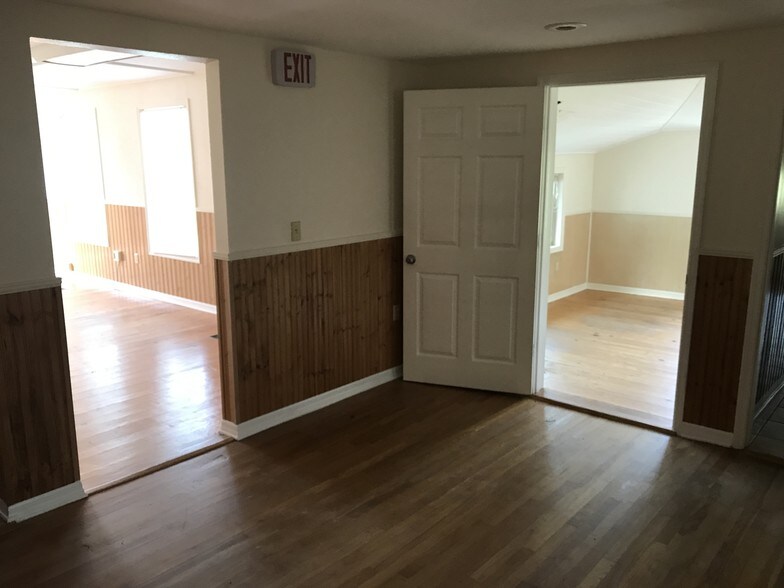 More Photos Of 12409 Curley St, San Antonio Loft Creative Space For Sale
