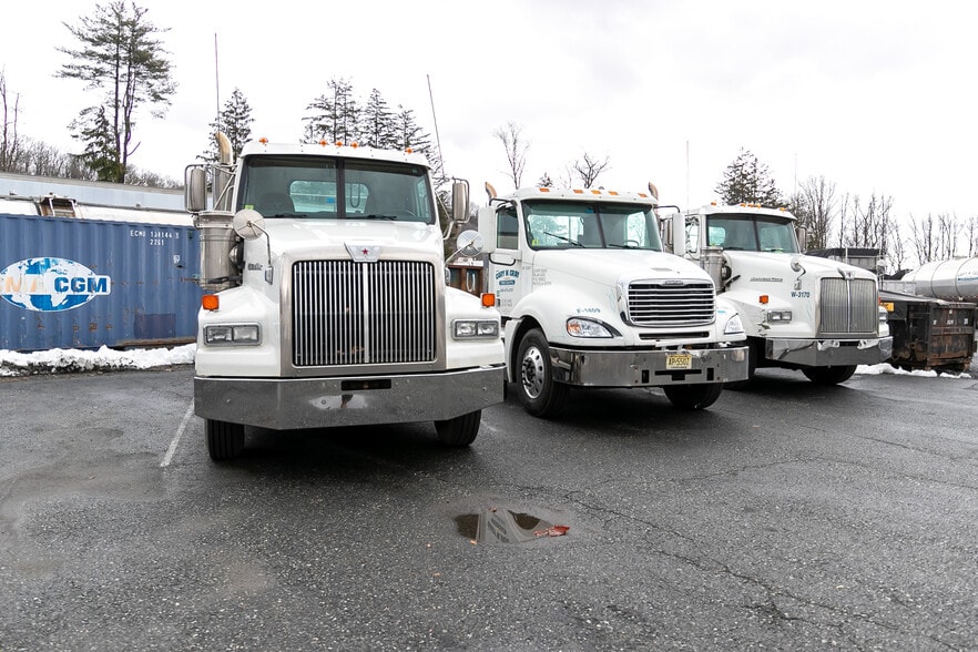 More Photos Of 56 US 46 Hwy, Columbia Distribution For Lease