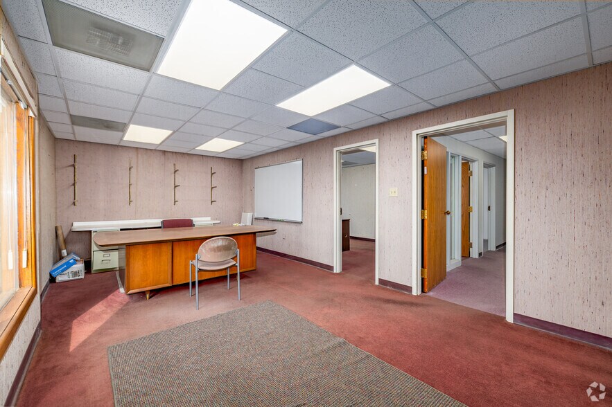 More Photos Of 4999 Northcutt Pl, Dayton Medical For Lease