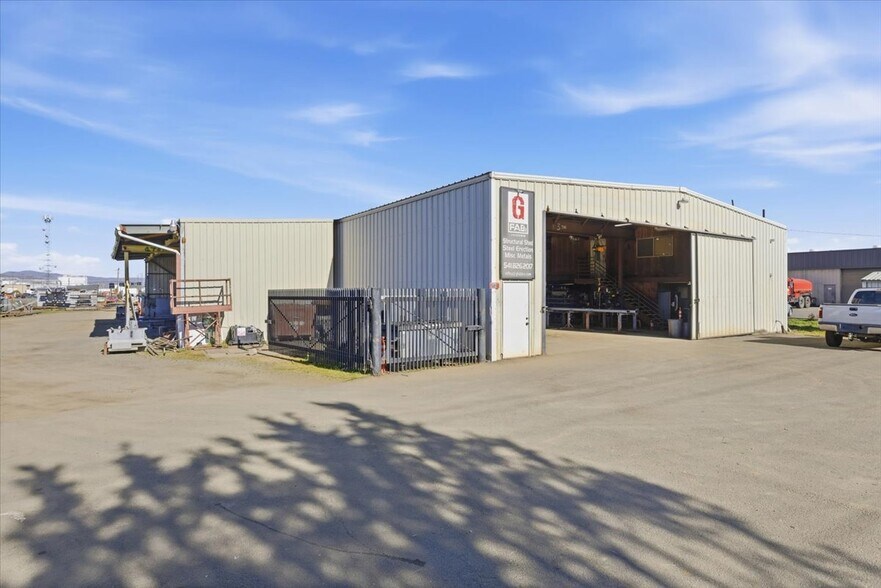 More Photos Of 581 Antelope Rd, White City Manufacturing For Sale