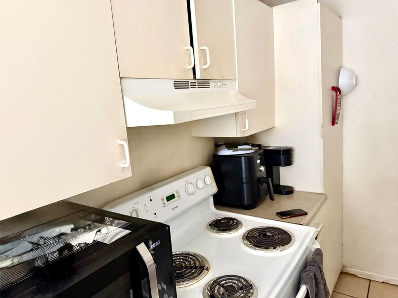 More Photos Of 1967 Linn Ln, Las Vegas Multifamily For Sale