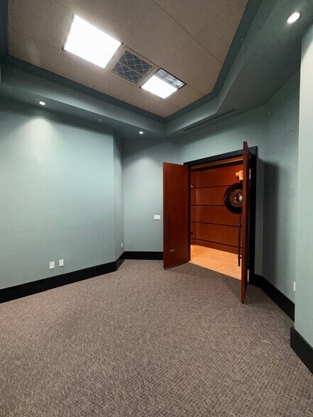 More Photos Of 9010 Strada Stell Ct, Naples Medical For Lease