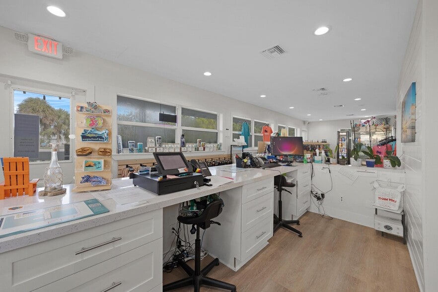 More Photos Of 19950-19980 Overseas Hwy, Sugarloaf Key Office For Sale