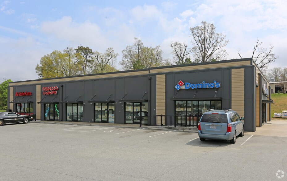More Photos Of 1051 Alamance Church Rd, Greensboro Storefront For Lease