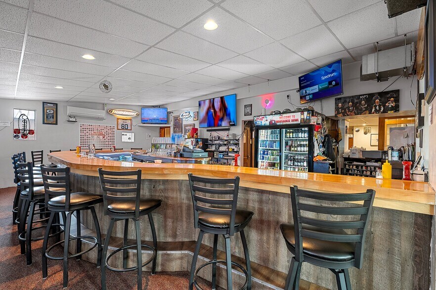 More Photos Of 326 Main St, Wausaukee Bowling Alley For Sale
