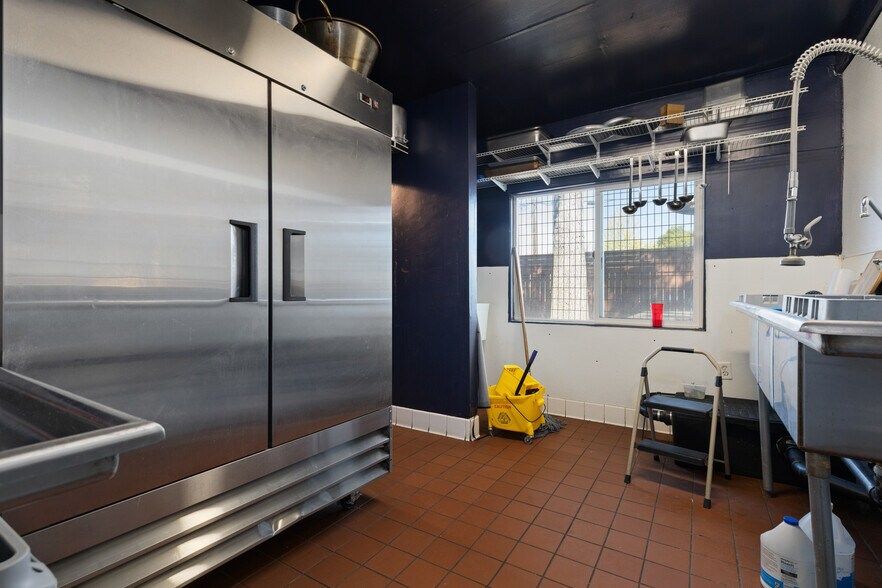 More Photos Of 8501 El Camino Real, Atascadero Restaurant For Sale