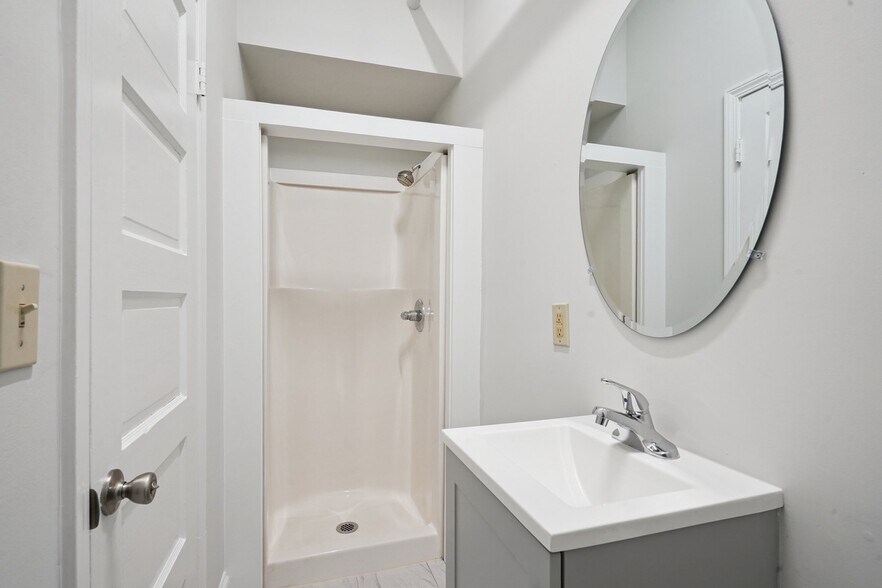 More Photos Of 4705 Iberville St, New Orleans Office For Sale