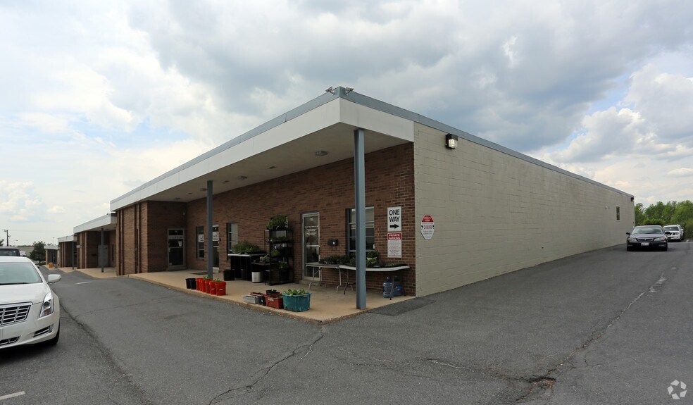 More Photos Of 16021 Industrial Dr, Gaithersburg Flex For Lease