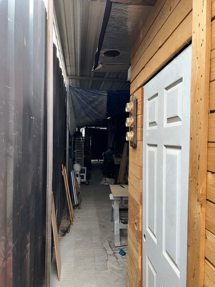 More Photos Of 5739 Long Beach Ave, Vernon Warehouse For Sale