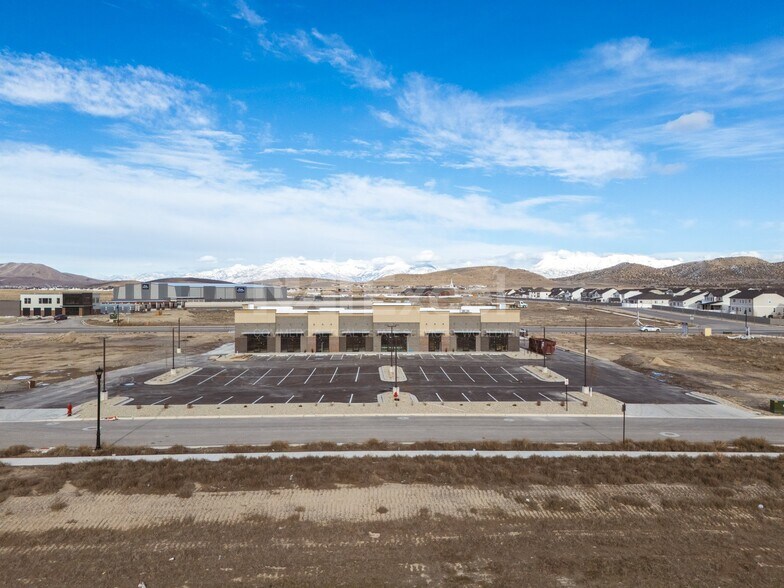 More Photos Of 5390 Beckman ln, Eagle Mountain Freestanding For Lease