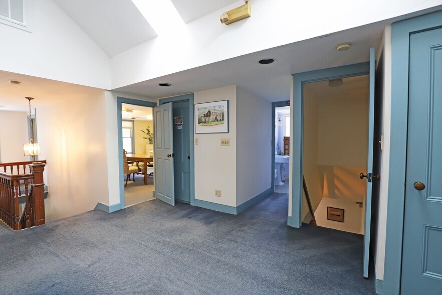 More Photos Of 49 Locust St, Falmouth Office Residential For Lease