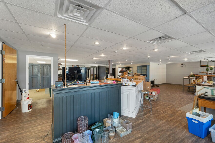 More Photos Of 45 Londonderry Tpke, Hooksett Office For Lease