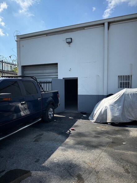 More Photos Of 4401-4475 NW 37th Ave, Miami Warehouse For Lease