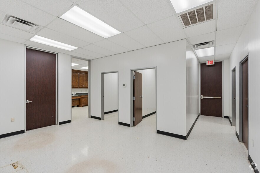 More Photos Of 7425 Major St, Houston Warehouse For Lease