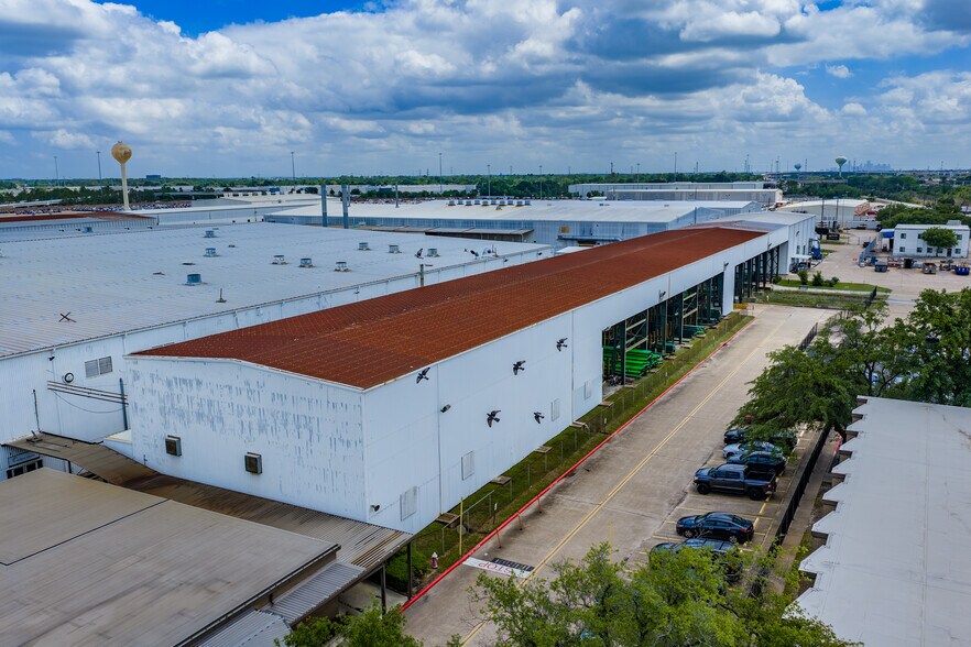 More Photos Of 1310 Rankin Rd, Houston Unknown For Lease