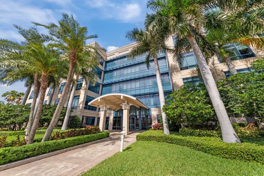 More Photos Of 5550 W Executive Dr, Tampa Office Residential For Sale