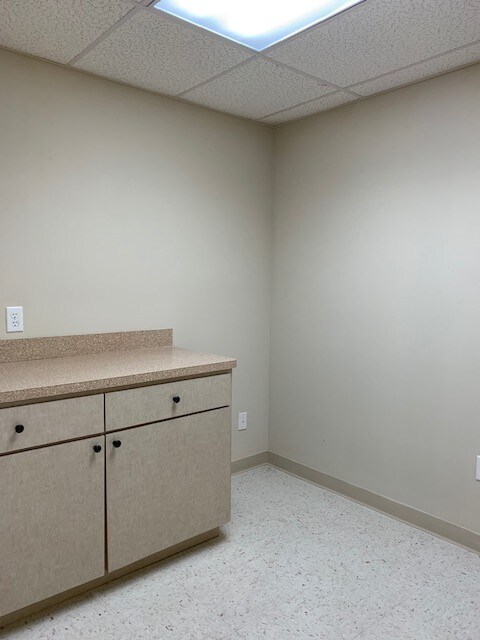 More Photos Of 9780 56th St N, Temple Terrace Medical For Lease