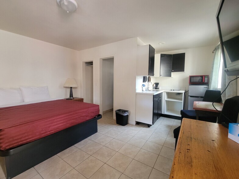 More Photos Of 2105 E Platte Ave, Colorado Springs Hotel For Sale