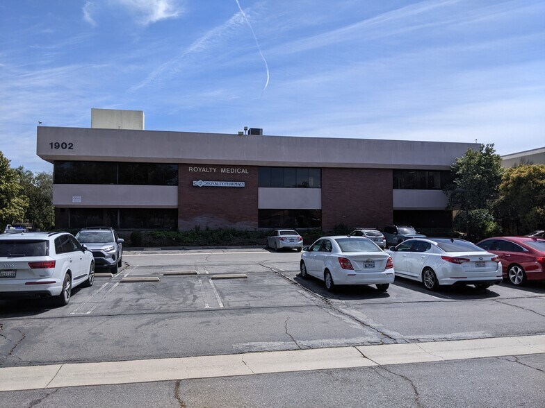 More Photos Of 1902 Royalty Dr, Pomona Medical For Lease