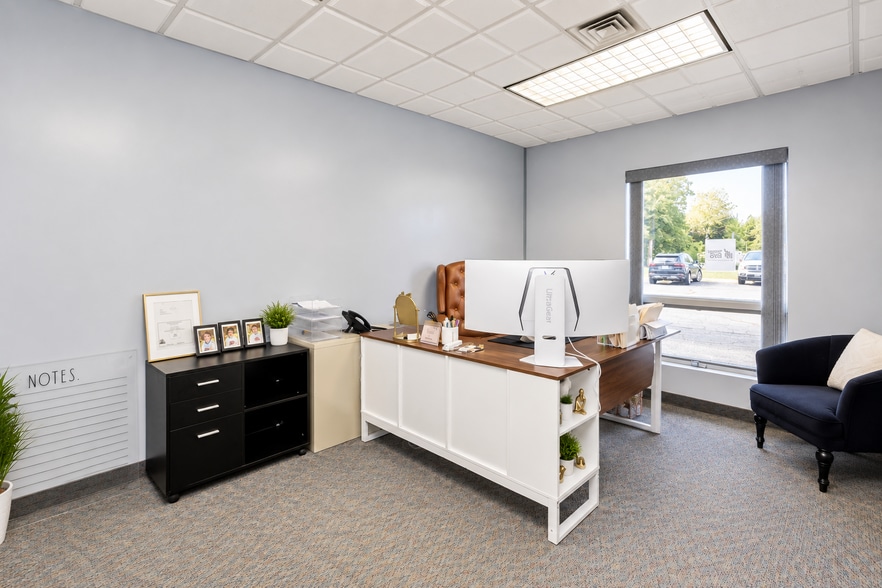 More Photos Of 21 Mainline Dr, Westfield Warehouse For Sale