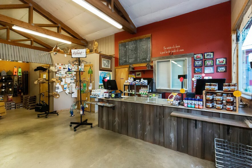 More Photos Of 461 NE Old Belfair Hwy, Belfair Storefront Retail Office For Sale