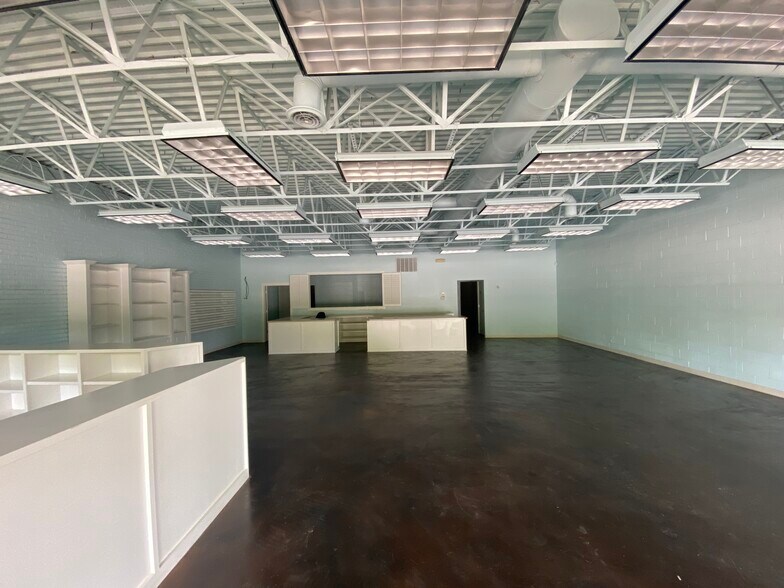 More Photos Of 3525-3549 S Harvard Ave, Tulsa Unknown For Lease