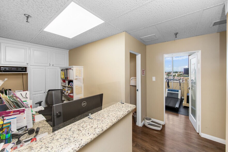 More Photos Of 4305 Torrance Blvd, Torrance Medical For Sale