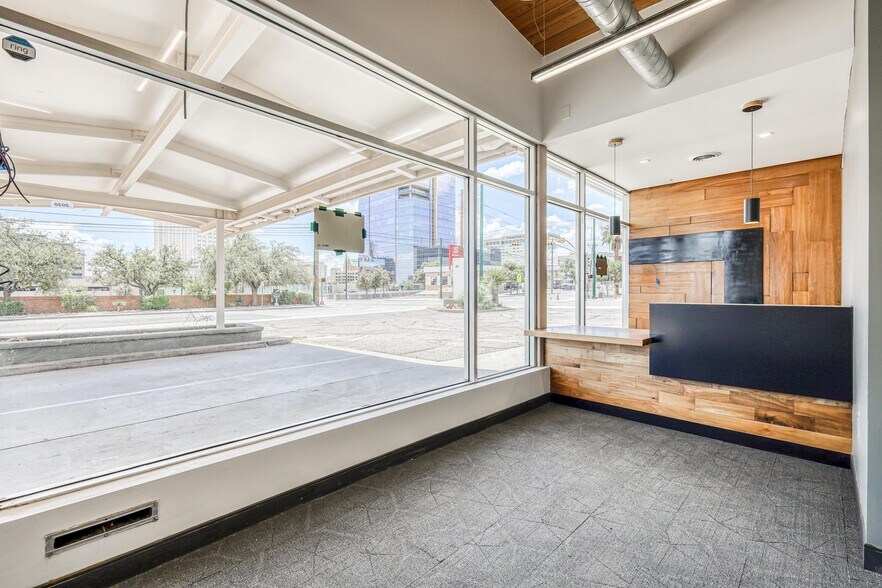 Primary Photo Of 301 E Yandell Dr, El Paso Medical For Lease