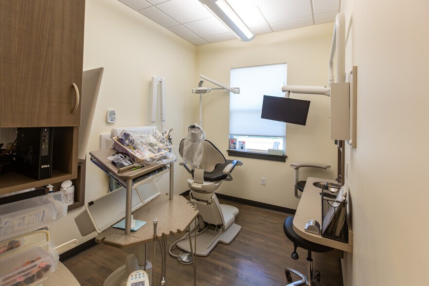 More Photos Of 200 W Railroad Ave, Plains Medical For Sale