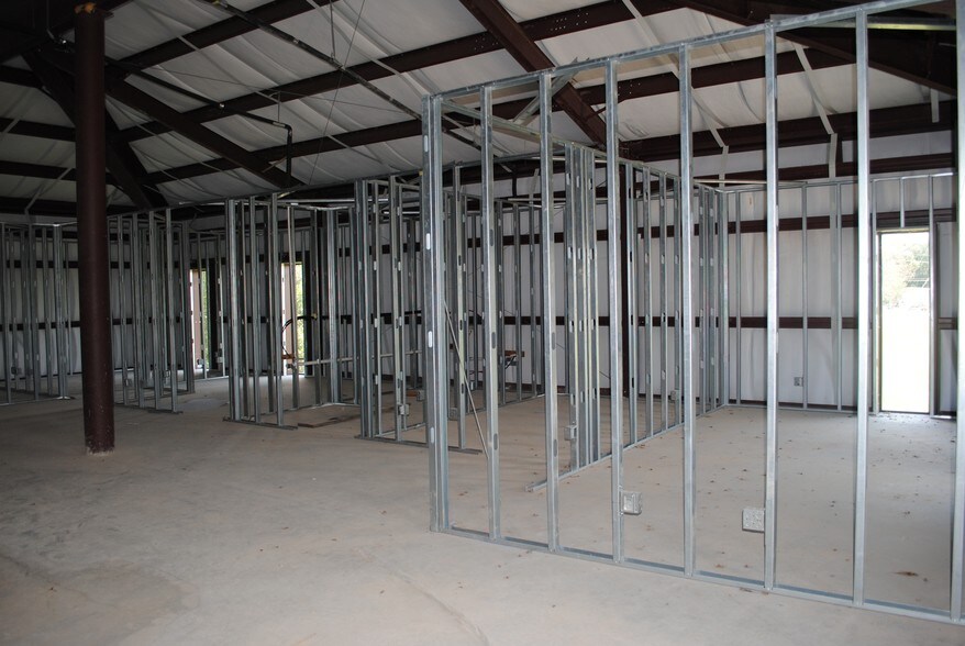 More Photos Of 108 Martin Ct, Trinity Office For Sale