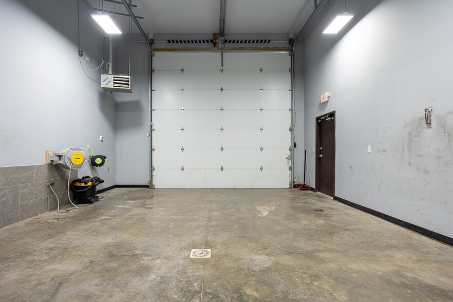 More Photos Of 453 N Jackson St, Frankfort Auto Dealership For Sale
