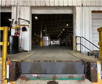 More Photos Of 15401 Industrial Dr, Schoolcraft Warehouse For Lease