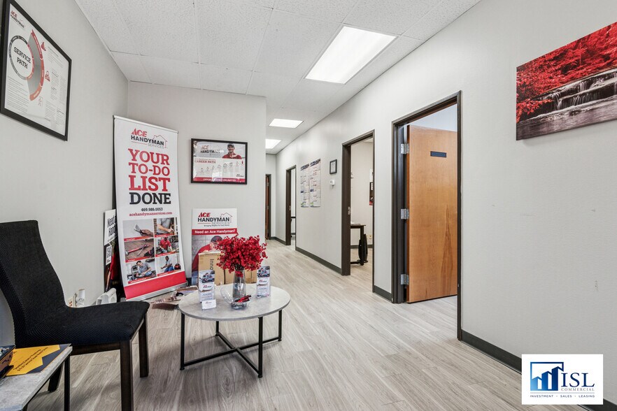 More Photos Of 1611 N Interstate 35E, Carrollton Research And Development For Lease