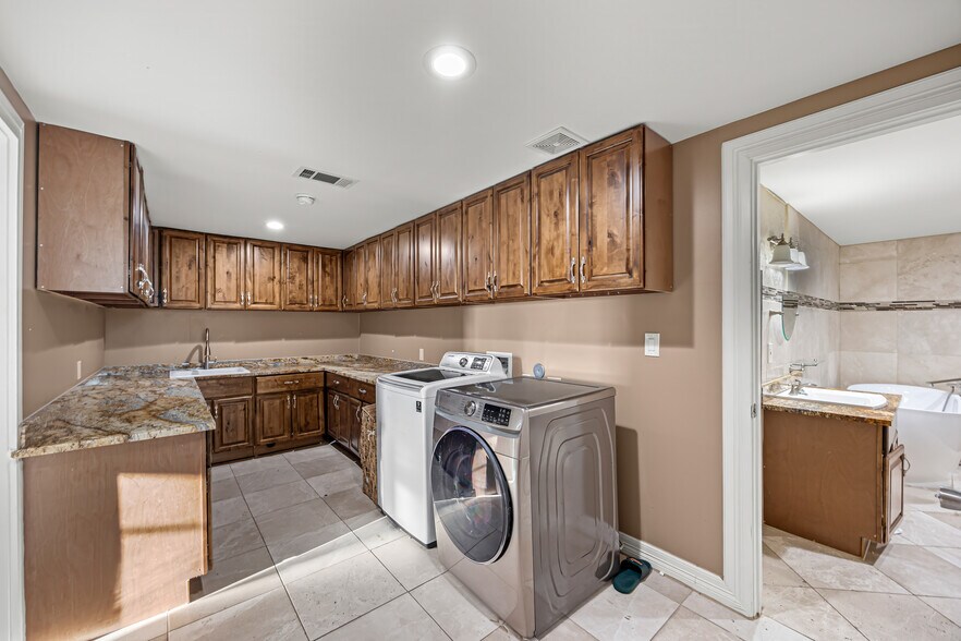 More Photos Of 4015 Luell St, Houston Specialty For Sale