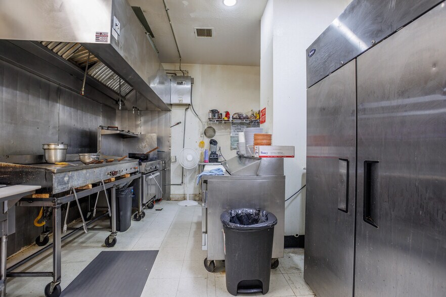 More Photos Of 528 W Clark St, Pasco Restaurant For Sale