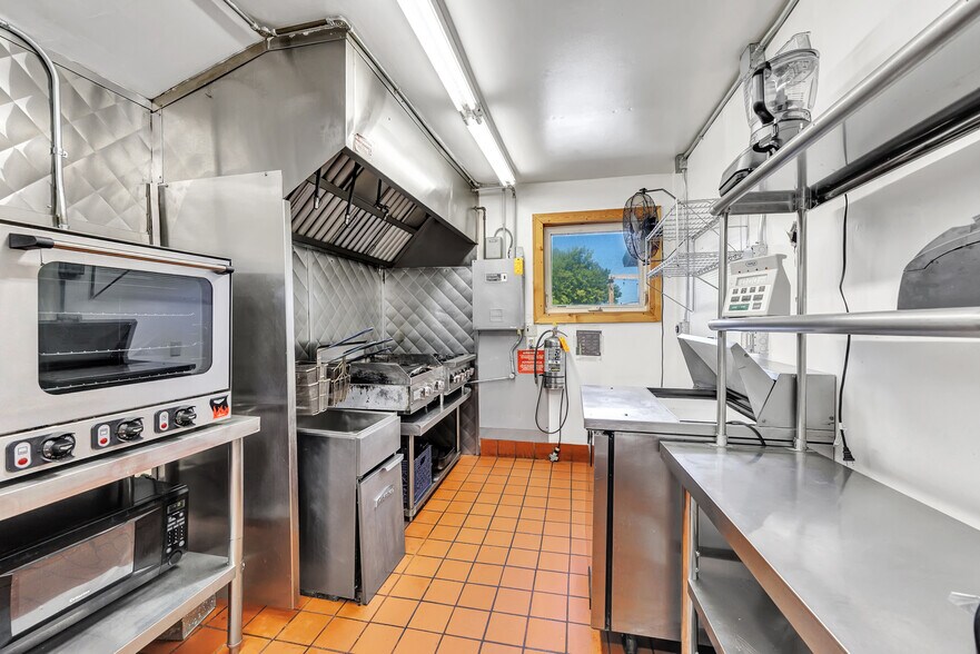 More Photos Of 621 Bissell St, White Lake Restaurant For Sale