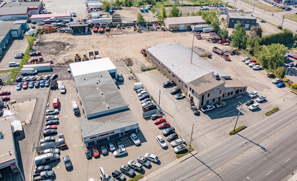 More Photos Of 3650 Boul Guillaume Couture, Lévis Warehouse For Sale
