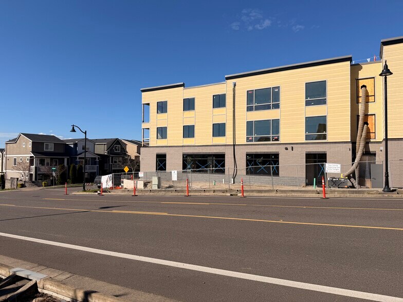 More Photos Of 7650 NW 170th Ave, Portland General Retail For Lease