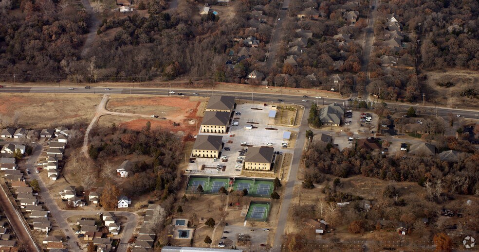 More Photos Of 225 Lilac Dr, Edmond Office For Lease